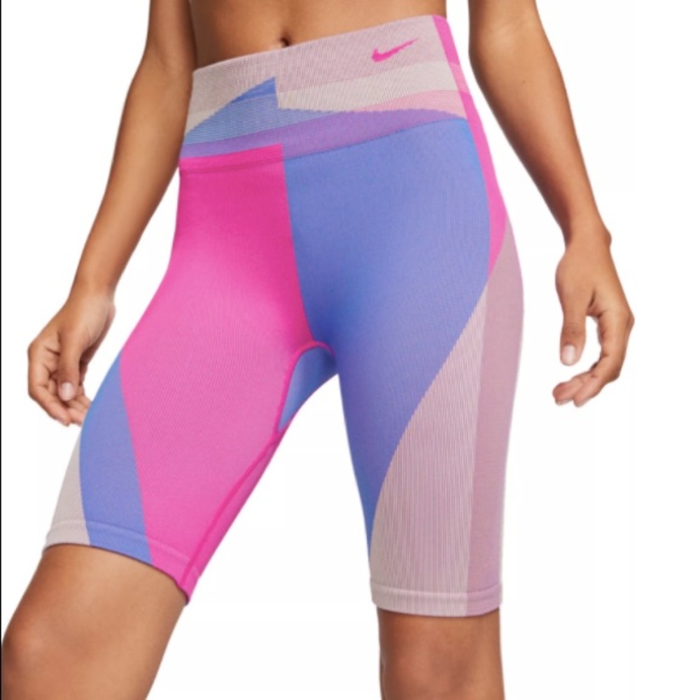 NIKE biker shorts